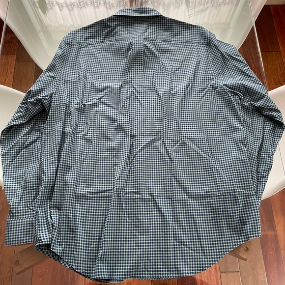 Vineyard Vines Classic FitTucker Shirt Button Down - Picture 2 of 7